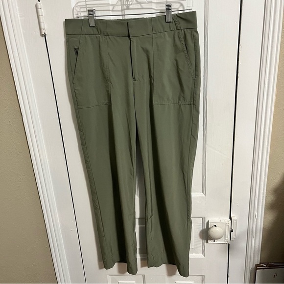 Athleta Tribeca Utility Crop Laurel Olive Green Pants Size 6 O - Picture 2 of 9
